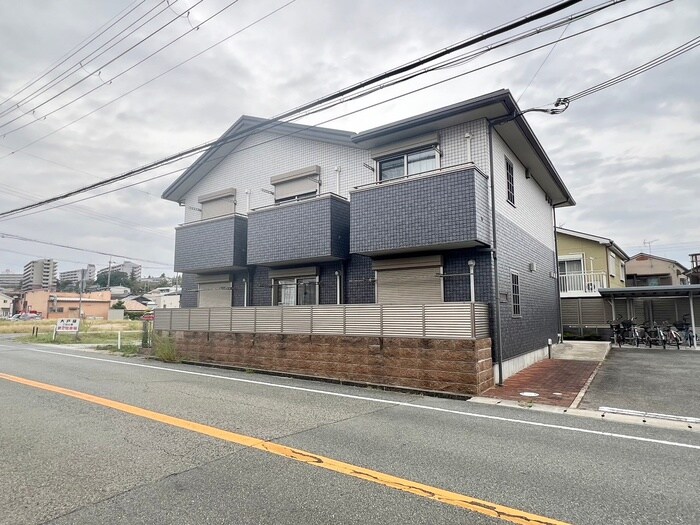 クロワール・シュマンの物件外観写真