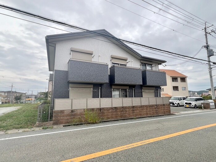 クロワール・シュマンの物件外観写真