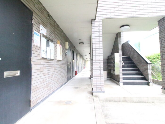 アンプル－ルフェ－ルREALIFEの物件外観写真