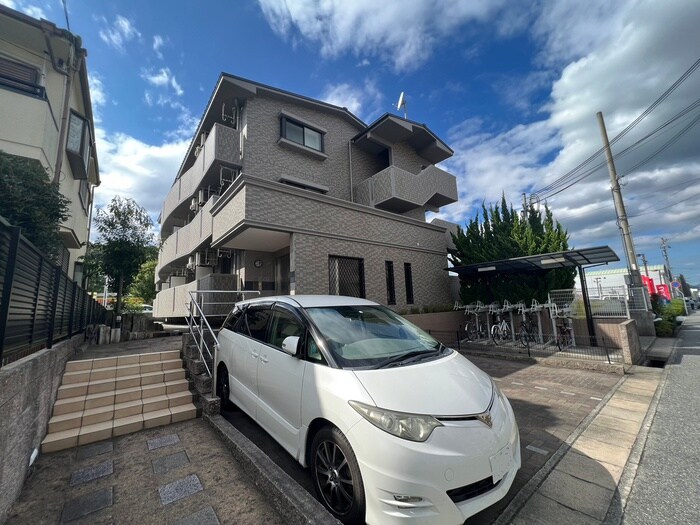 クラスト３０の物件外観写真