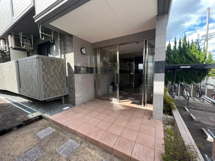 クラスト３０の物件外観写真