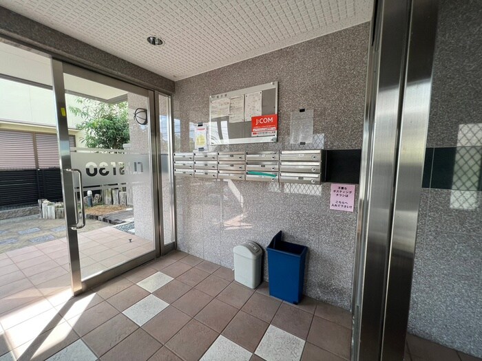 クラスト３０の物件外観写真