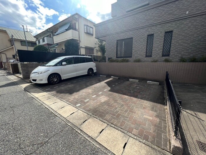 クラスト３０の物件外観写真