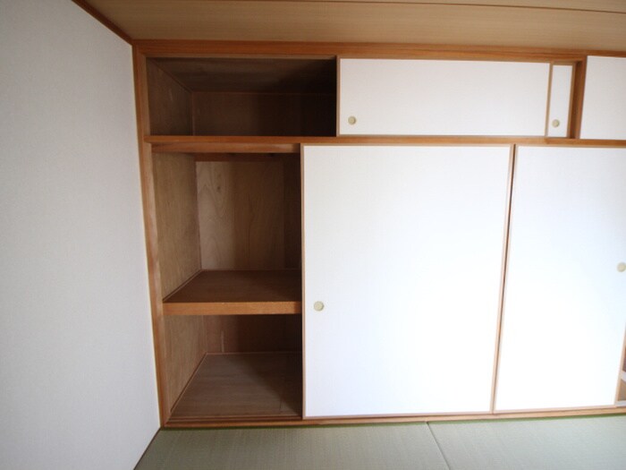 ＰＩＮＥ　ＣＯＵＲＴの物件内観写真