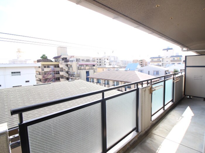 ＰＩＮＥ　ＣＯＵＲＴの物件内観写真