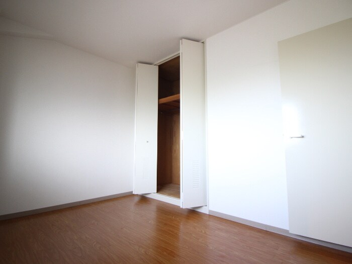 ＰＩＮＥ　ＣＯＵＲＴの物件内観写真