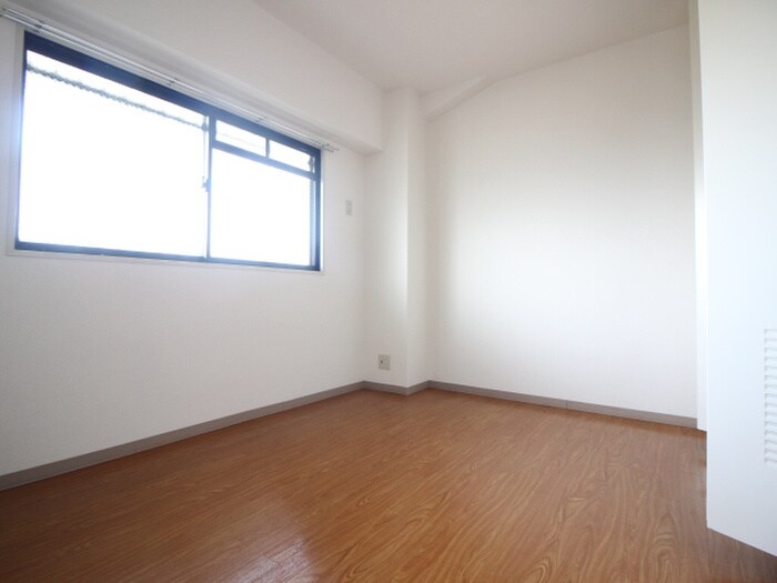 ＰＩＮＥ　ＣＯＵＲＴの物件内観写真