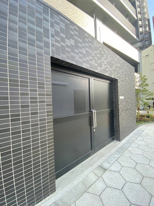 ﾌﾟﾚｻﾝｽ大国町ﾗｳﾞｪﾆｰﾙ（301）の物件外観写真