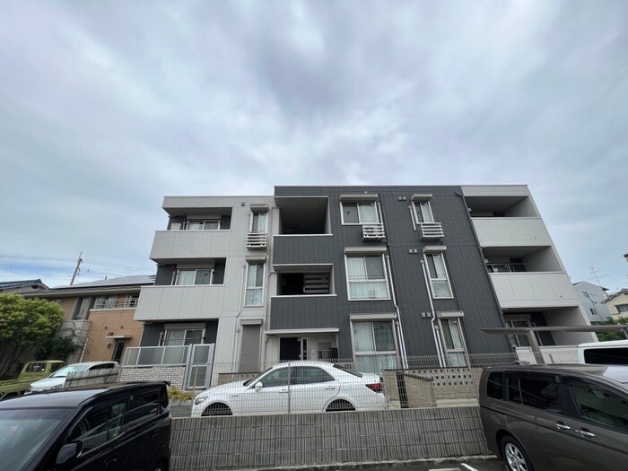 La　Maison　Du　MiLieuの物件外観写真