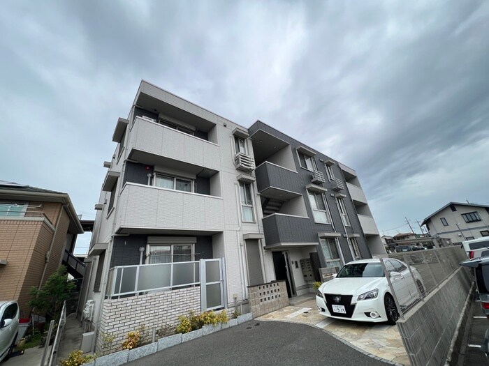 La　Maison　Du　MiLieuの物件外観写真