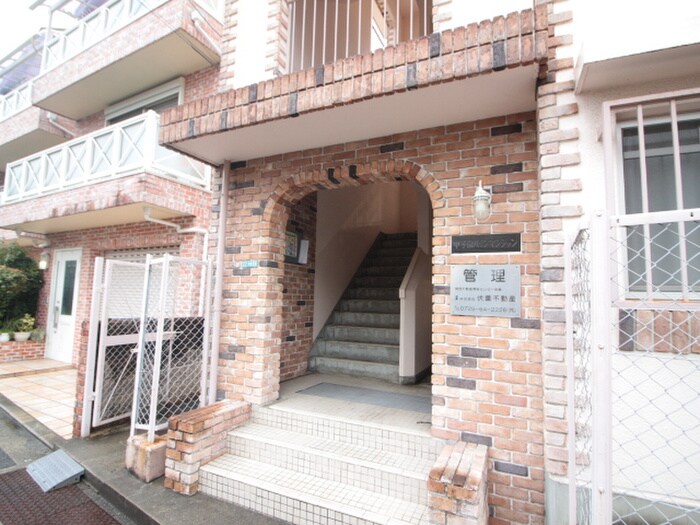 甲子園パインマンションの物件外観写真