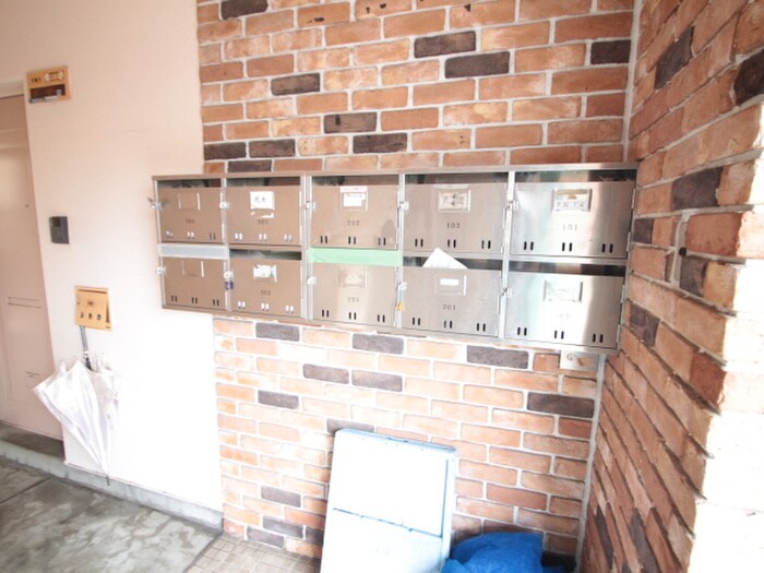 甲子園パインマンションの物件外観写真