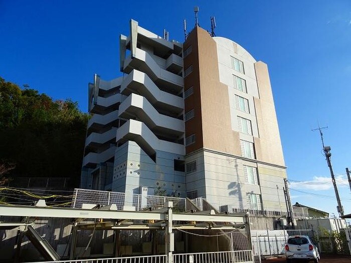 リアライズ高槻の物件外観写真