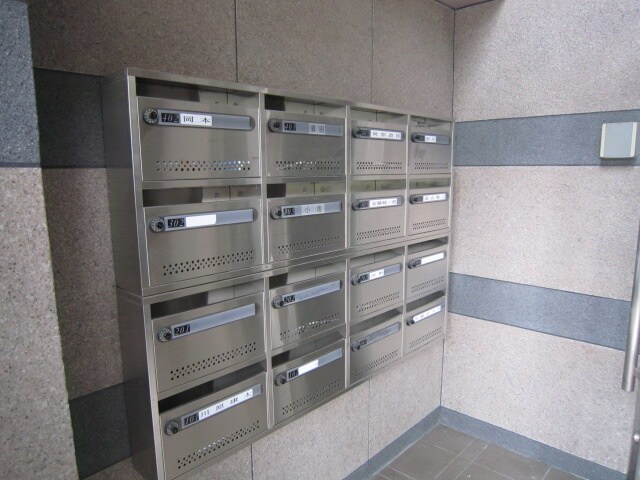 リアライズ高槻の物件外観写真