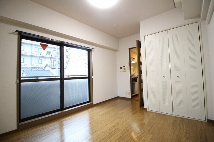 ﾗｲｵﾝｽﾞﾏﾝｼｮﾝ四条堀川(301)の物件内観写真