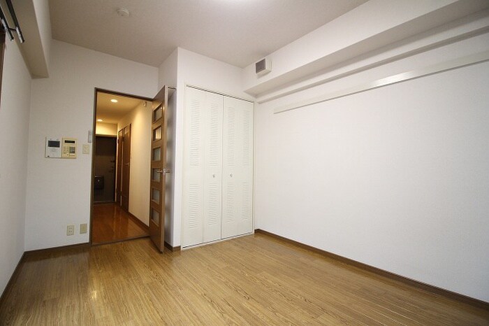 ﾗｲｵﾝｽﾞﾏﾝｼｮﾝ四条堀川(301)の物件内観写真