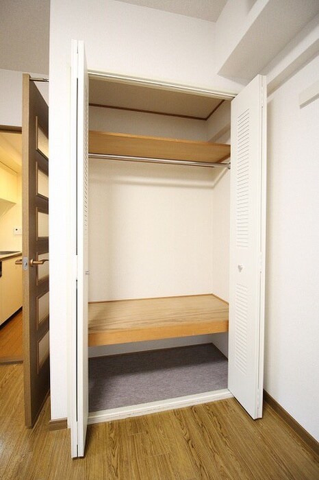 ﾗｲｵﾝｽﾞﾏﾝｼｮﾝ四条堀川(301)の物件内観写真