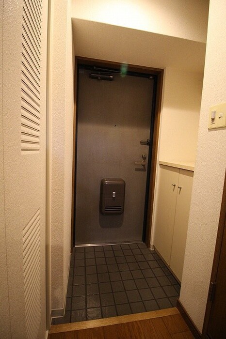 ﾗｲｵﾝｽﾞﾏﾝｼｮﾝ四条堀川(301)の物件内観写真