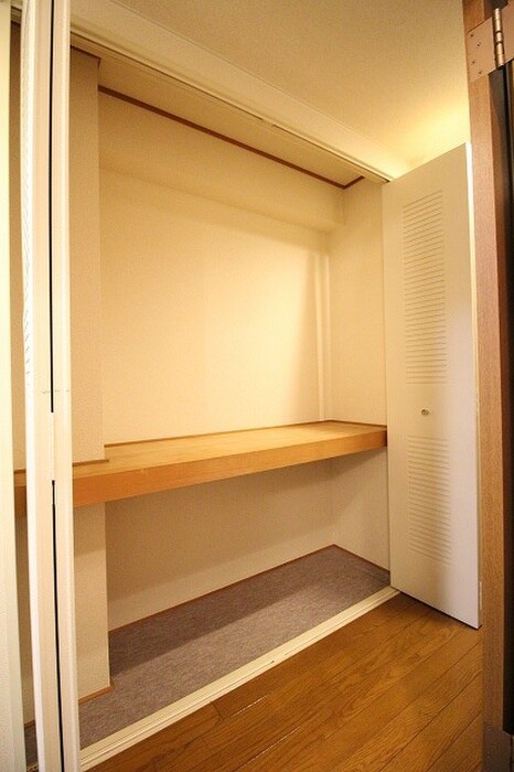 ﾗｲｵﾝｽﾞﾏﾝｼｮﾝ四条堀川(301)の物件内観写真