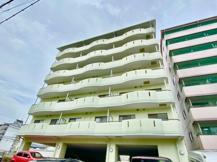 サウサリート貝塚の物件外観写真