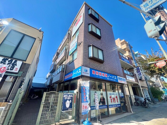 双葉マンションの物件外観写真