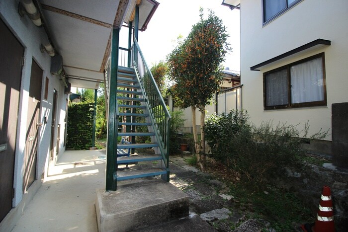 杉の木荘の物件外観写真