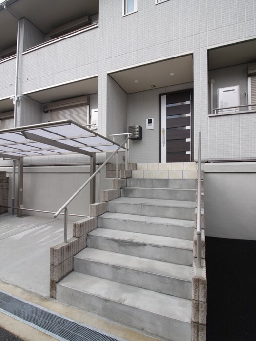 アルヴィータの物件外観写真