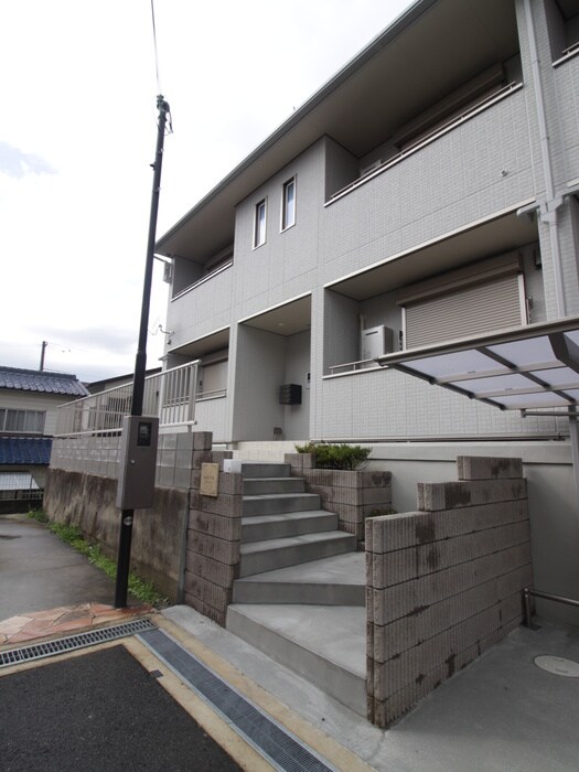 アルヴィータの物件外観写真