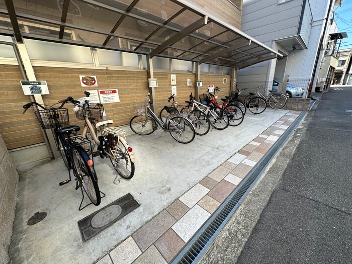 クリエオーレ舎利寺の物件外観写真