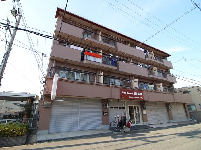 毛利マンションの物件外観写真