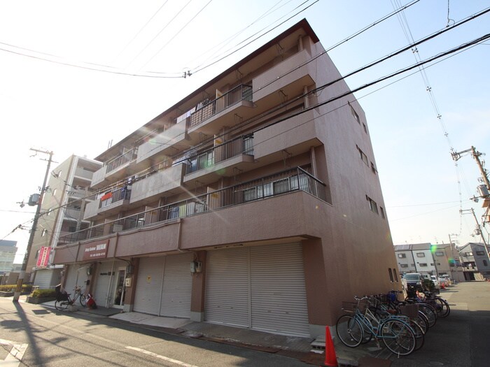 毛利マンションの物件外観写真