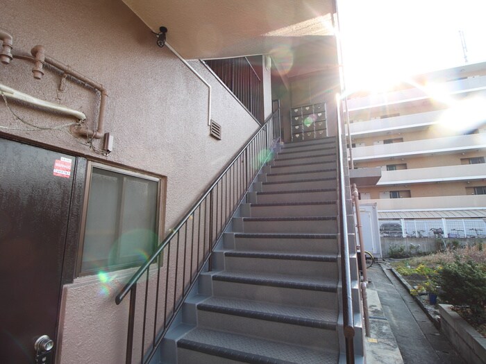 毛利マンションの物件外観写真