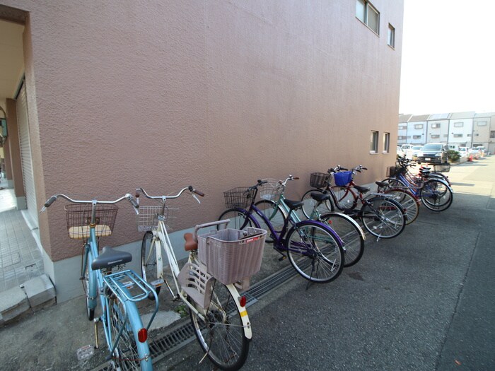 毛利マンションの物件外観写真