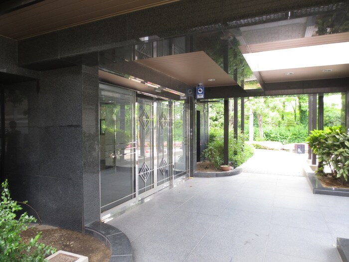 ロイヤル鶴見の物件外観写真