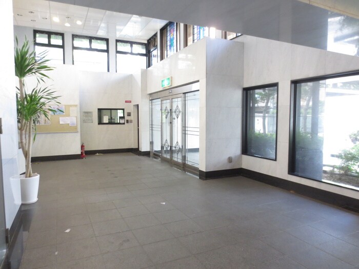 ロイヤル鶴見の物件外観写真