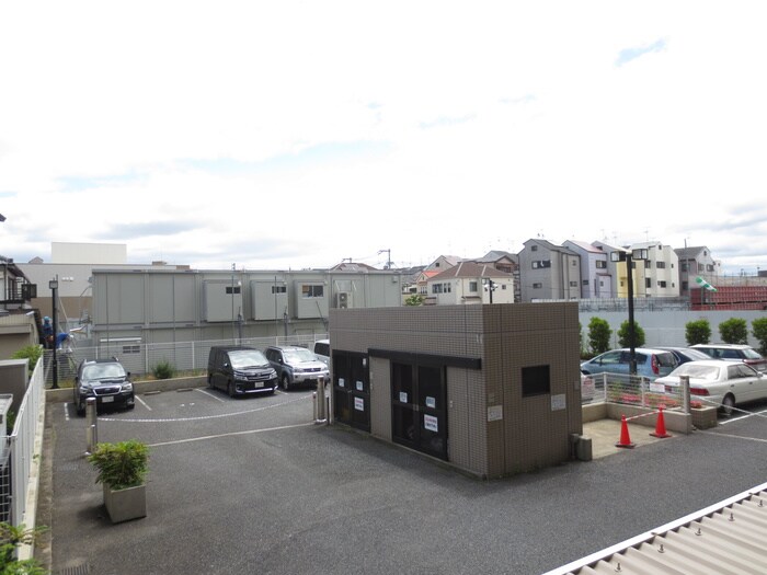 ロイヤル鶴見の物件外観写真