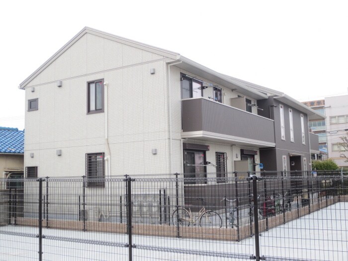 フォ－ルズマリュ－ドの物件外観写真