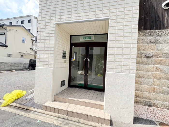 エスティハウス西院の物件外観写真