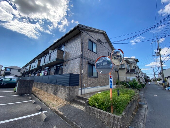 グランシャリオ（城陽市）の物件外観写真