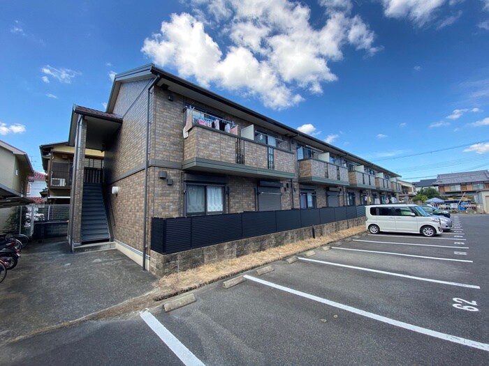 グランシャリオ（城陽市）の物件外観写真