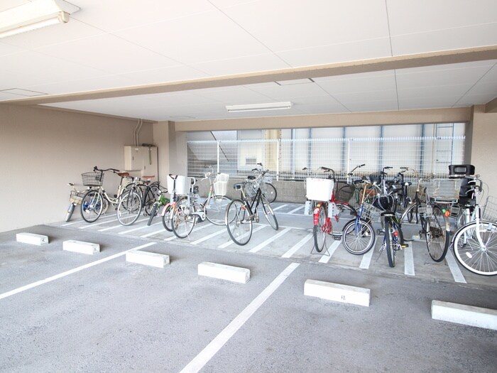 アーク八品の物件外観写真