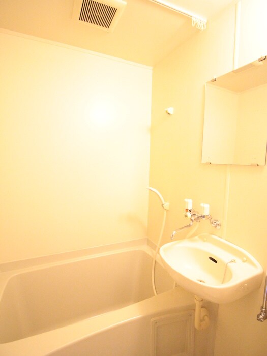 ﾗｳﾞｨｽﾀ弥生の物件内観写真