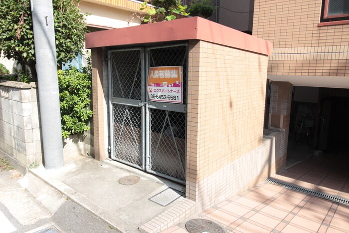 ﾊｲﾂ茨木の物件外観写真