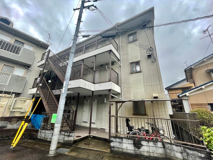 クレール・コートA棟の物件外観写真