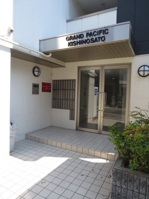 グランエクラ岸里の物件外観写真