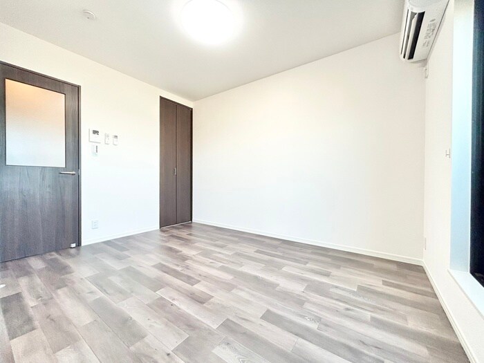 East Garage Placeの物件内観写真