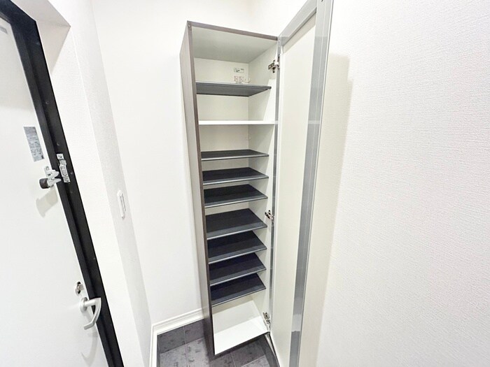 East Garage Placeの物件内観写真