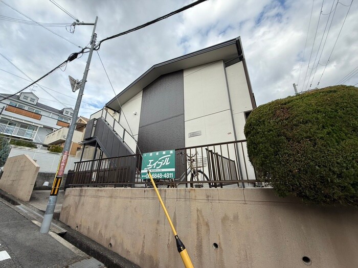 トネサニ－ハイツWESTの物件外観写真