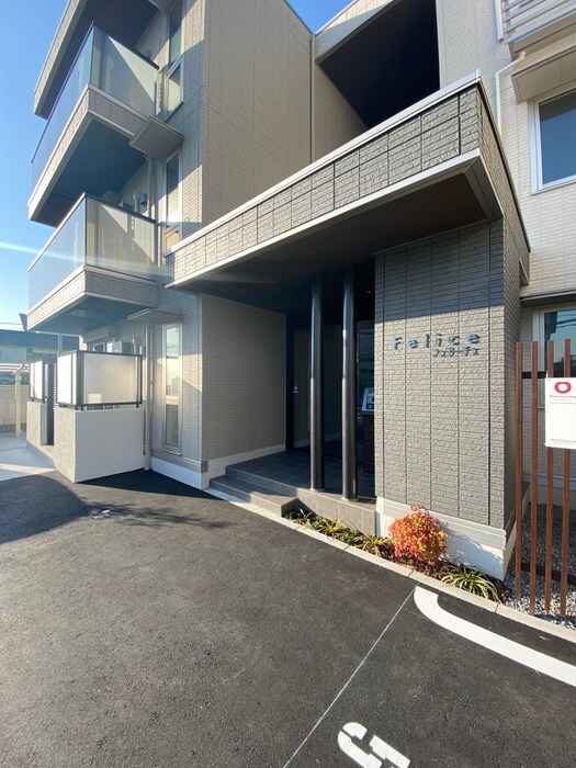 Ｆｅｌｉｃｅの物件外観写真