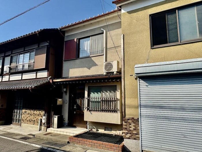 前河邸貸家の物件外観写真